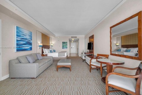 Купить кондоминиум в Санни-Айлс-Бич, Флорида 61.69м2, № 2027834 - фото 9