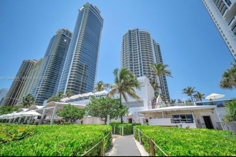 Купить кондоминиум в Санни-Айлс-Бич, Флорида 61.69м2, № 2027834 - фото 6