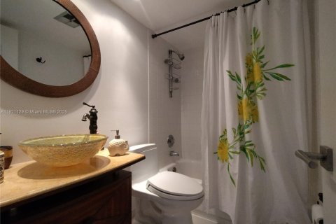 Copropriété à vendre à Key Biscayne, Floride: 2 chambres, 121.79 m2 № 1781440 - photo 13