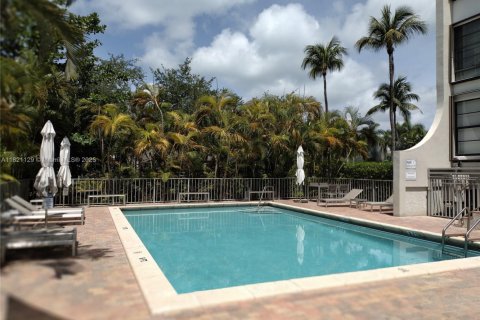 Copropriété à vendre à Key Biscayne, Floride: 2 chambres, 121.79 m2 № 1781440 - photo 24