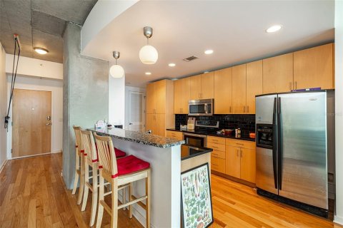 Condominio en alquiler en Tampa, Florida, 1 dormitorio, 78.6 m2 № 2321733 - foto 6