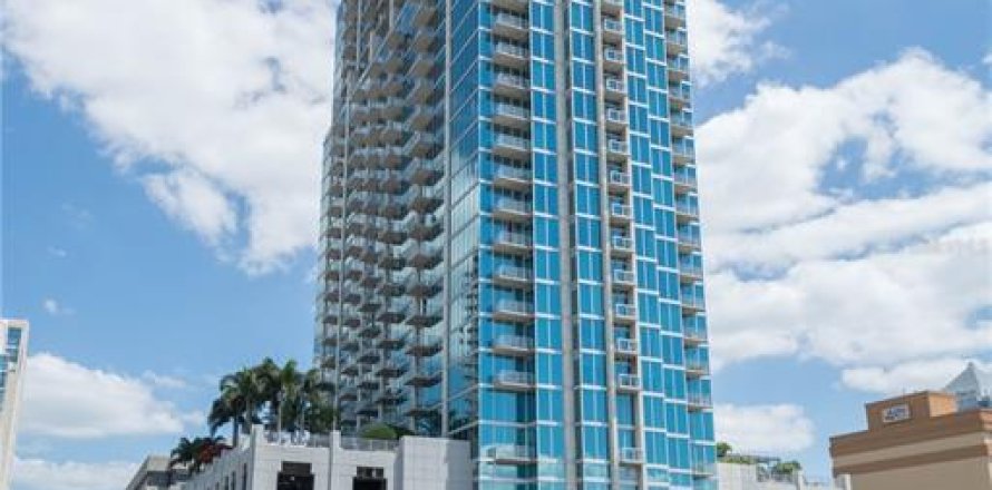 Condominio en Tampa, Florida, 1 dormitorio  № 2321733