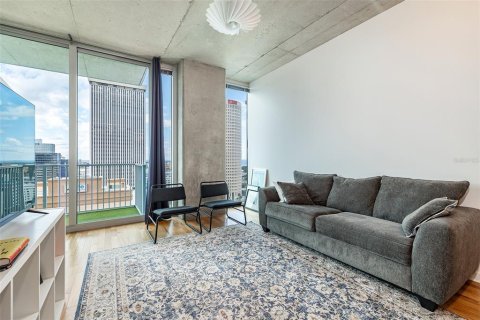 Condominio en alquiler en Tampa, Florida, 1 dormitorio, 78.6 m2 № 2321733 - foto 4