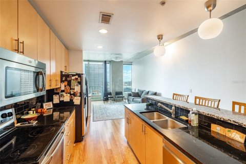 Condominio en alquiler en Tampa, Florida, 1 dormitorio, 78.6 m2 № 2321733 - foto 10