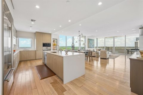 Condo in Tampa, Florida, 3 bedrooms  № 2376589 - photo 24