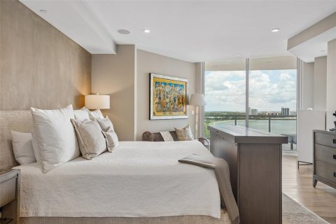 Condo in Tampa, Florida, 3 bedrooms  № 2376589 - photo 26