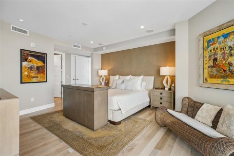 Condo in Tampa, Florida, 3 bedrooms  № 2376589 - photo 27