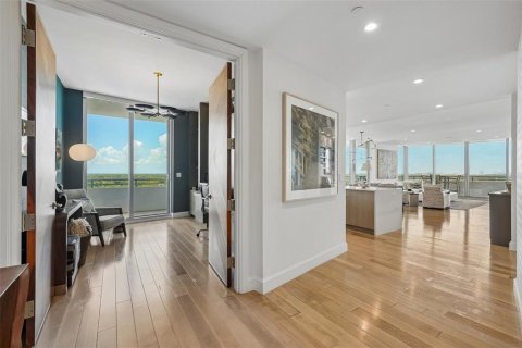 Condo in Tampa, Florida, 3 bedrooms  № 2376589 - photo 6