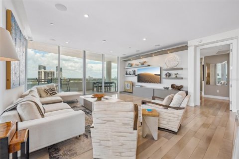 Condo in Tampa, Florida, 3 bedrooms  № 2376589 - photo 12