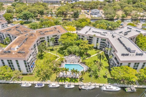 Condo in Fort Lauderdale, Florida, 2 bedrooms № 2083269 - photo 3