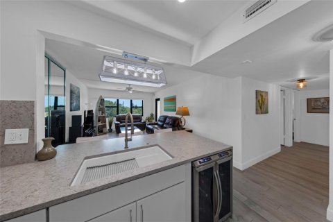 Condo in Fort Lauderdale, Florida, 2 bedrooms № 2083269 - photo 5