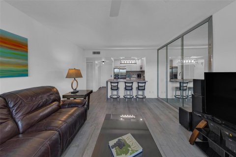 Condo in Fort Lauderdale, Florida, 2 bedrooms № 2083269 - photo 13
