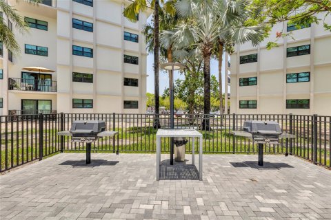 Condo in Fort Lauderdale, Florida, 2 bedrooms № 2083269 - photo 30