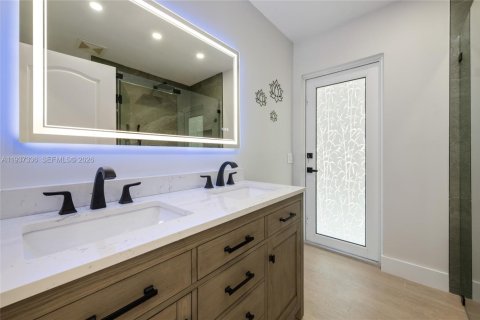 House in Pinecrest, Florida 5 bedrooms, 275.08 sq.m. № 1995190 - photo 22