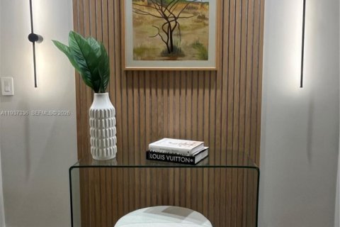 House in Pinecrest, Florida 5 bedrooms, 275.08 sq.m. № 1995190 - photo 4