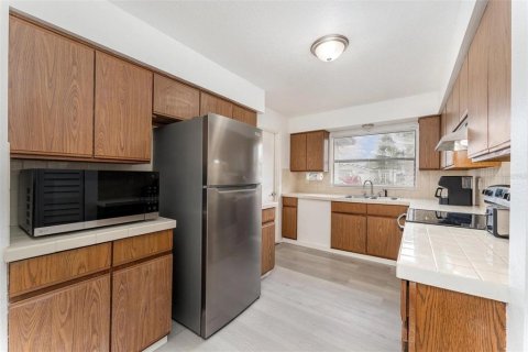Villa ou maison à vendre à Kissimmee, Floride: 4 chambres, 166.67 m2 № 2211405 - photo 4