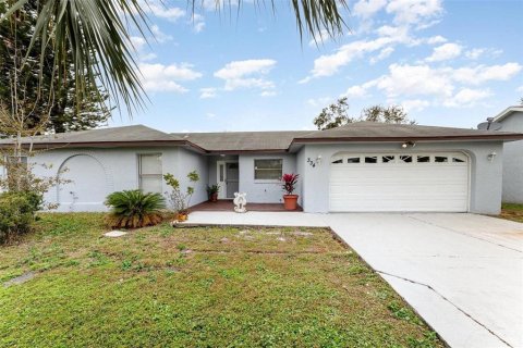 Villa ou maison à Kissimmee, Floride 4 chambres, 166.67 m2 № 2211405