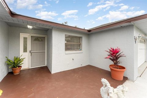 Villa ou maison à vendre à Kissimmee, Floride: 4 chambres, 166.67 m2 № 2211405 - photo 7