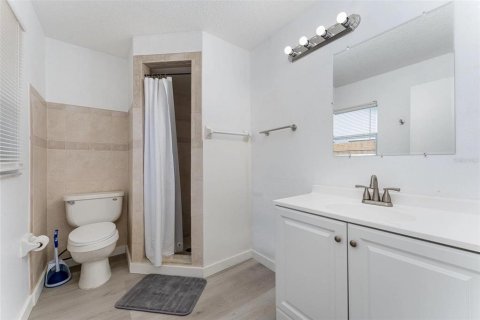 Villa ou maison à vendre à Kissimmee, Floride: 4 chambres, 166.67 m2 № 2211405 - photo 6