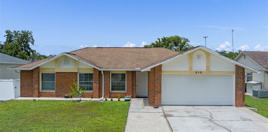 Casa en Poinciana, Florida 3 dormitorios, 130.25 m2 № 1822378
