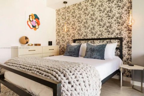 Condo in Miami, Florida, 1 bedroom  № 2039011 - photo 15