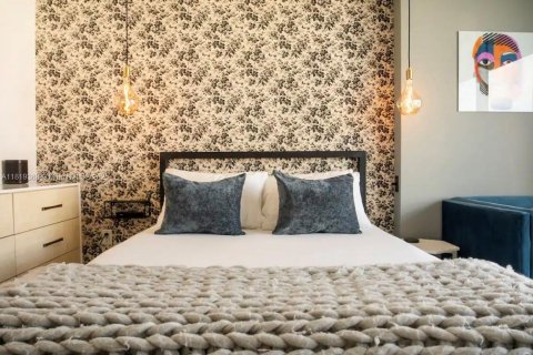 Condo in Miami, Florida, 1 bedroom  № 2039011 - photo 14