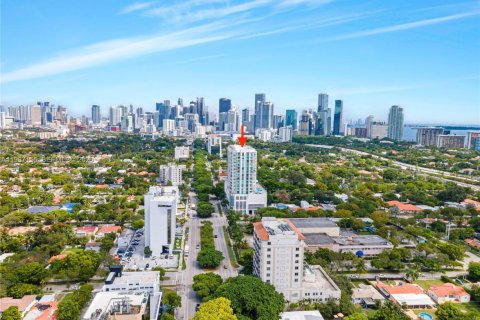 Condo in Miami, Florida, 2 bedrooms  № 2052843 - photo 3