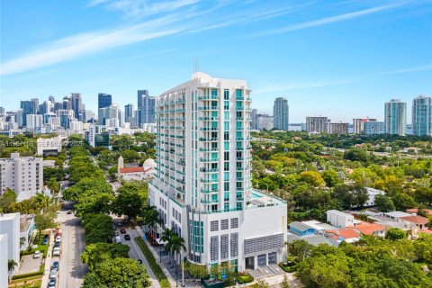 Condo in Miami, Florida, 2 bedrooms  № 2052843 - photo 25