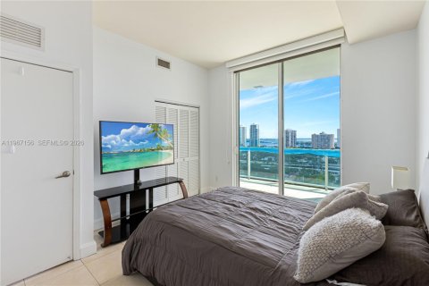 Condo in Miami, Florida, 2 bedrooms  № 2052843 - photo 10
