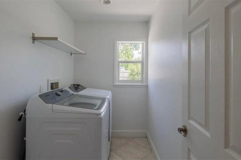 Casa en alquiler en Maitland, Florida, 4 dormitorios, 206.06 m2 № 1918456 - foto 13