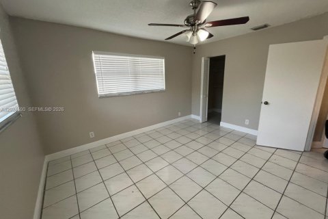 Condominio en venta en Tamarac, Florida, 2 dormitorios, 88.16 m2 № 2241058 - foto 10