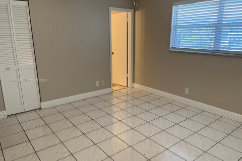 Condominio en venta en Tamarac, Florida, 2 dormitorios, 88.16 m2 № 2241058 - foto 14