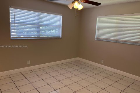 Condominio en venta en Tamarac, Florida, 2 dormitorios, 88.16 m2 № 2241058 - foto 11