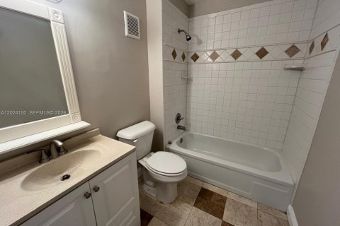 Condominio en venta en Tamarac, Florida, 2 dormitorios, 88.16 m2 № 2241058 - foto 16