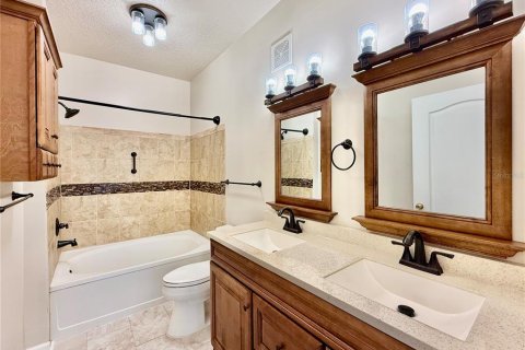 Condo in Tampa, Florida, 2 bedrooms  № 2225726 - photo 23