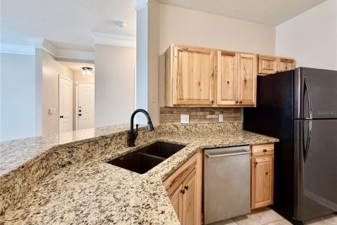 Condo in Tampa, Florida, 2 bedrooms  № 2225726 - photo 10