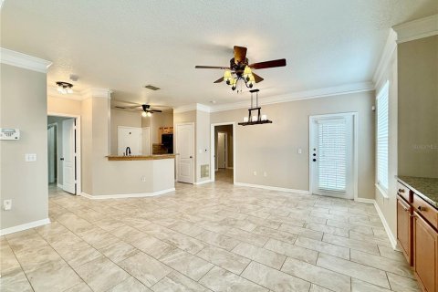 Condo in Tampa, Florida, 2 bedrooms  № 2225726 - photo 9
