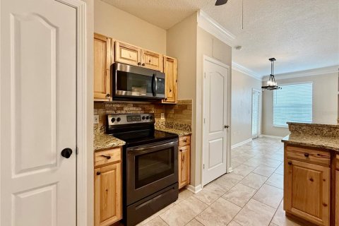 Condo in Tampa, Florida, 2 bedrooms  № 2225726 - photo 12