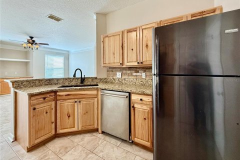 Condo in Tampa, Florida, 2 bedrooms  № 2225726 - photo 11
