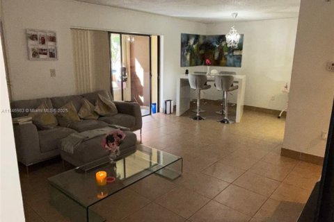 Купить кондоминиум в Майами, Флорида 2 спальни, 87.33м2, № 1935854 - фото 6