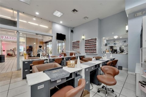 Commercial property in Brandon, Florida № 1334990 - photo 10