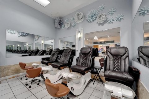 Commercial property in Brandon, Florida № 1334990 - photo 7