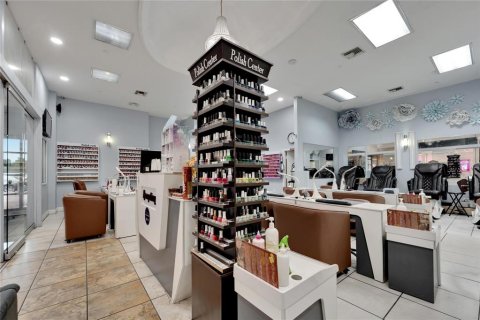 Commercial property in Brandon, Florida № 1334990 - photo 14