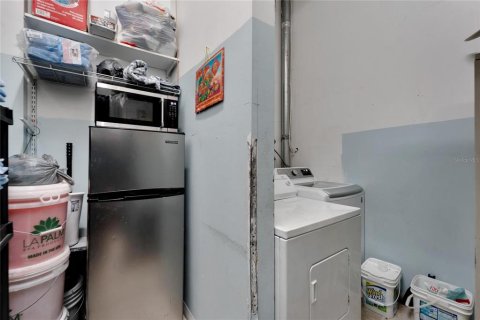 Commercial property in Brandon, Florida № 1334990 - photo 20