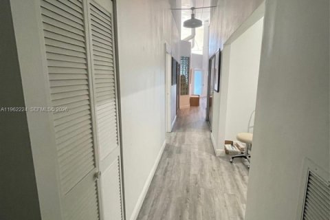 Immobilier commercial à vendre à Sweetwater, Floride № 2026282 - photo 12