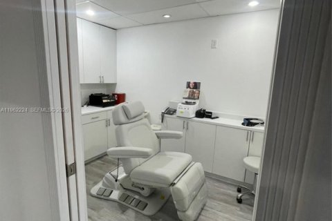 Immobilier commercial à vendre à Sweetwater, Floride № 2026282 - photo 11