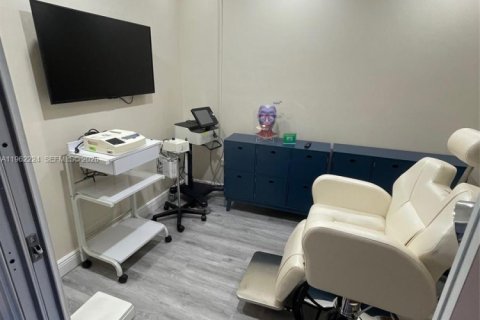 Immobilier commercial à vendre à Sweetwater, Floride № 2026282 - photo 9