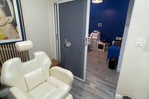 Immobilier commercial à vendre à Sweetwater, Floride № 2026282 - photo 8