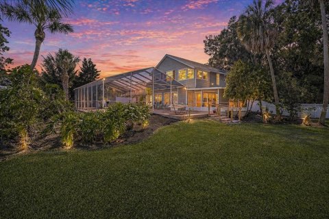 House in Sarasota, Florida 4 bedrooms, 226.5 sq.m. № 2103295 - photo 4