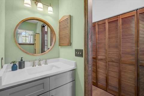 House in Sarasota, Florida 4 bedrooms, 226.5 sq.m. № 2103295 - photo 28